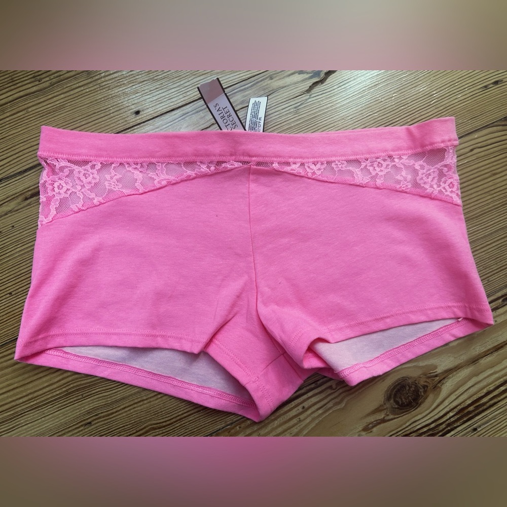Victoria’s Secret Boy Short - Size Medium